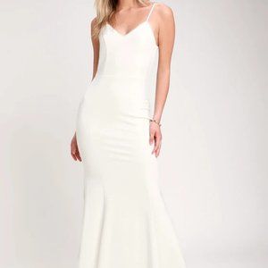 (Brand New!) NWT Taliana White Lace Button Back Maxi Wedding Dress